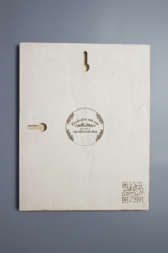Back view with keyhole hangers 